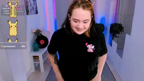 Snapshot of lunaali chatting on November 15, 4:25 pm Li online show from November 15, 4:25 pm