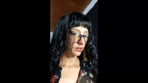 lunaaluneraa online show from May 21, 1:56 am