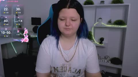 Snapshot of lunaar_ chatting on April 4, 6:22 am Luna online show from April 4, 6:22 am