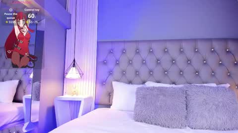 Luna  online show from November 18, 5:06 pm