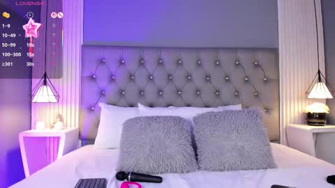 Luna  online show from February 13, 5:20 pm