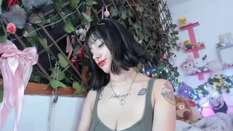 lunacristal_moon online show from December 12, 9:40 am
