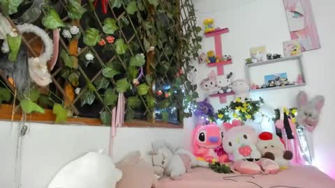 Snapshot of lunacristal_moon chatting on January 3, 7:39 pm lunacristal_moon online show from January 3, 7:39 pm