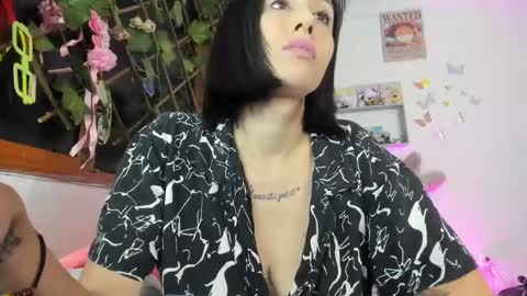 Snapshot of lunacristal_moon chatting on February 22, 11:02 am lunacristal_moon online show from February 22, 11:02 am