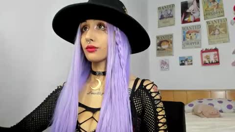 lunacristal_moon online show from May 28, 7:49 am