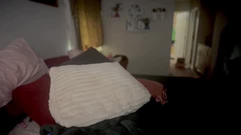 Luna Daddys Girl online show from March 21, 9:29 pm