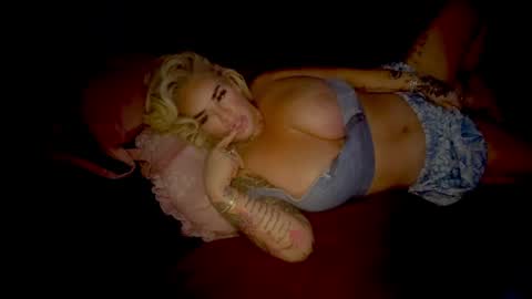 Luna Daddys Girl online show from May 27, 6:10 am