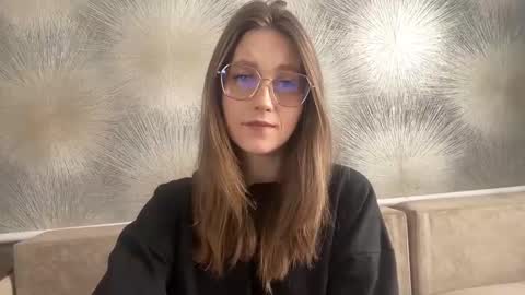 Snapshot of lunafeather chatting on March 4, 4:51 am lunafeather online show from March 4, 4:51 am