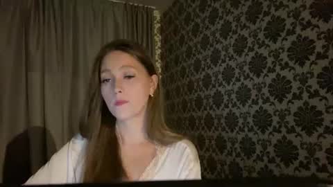 lunafeather online show from June 20, 10:01 pm