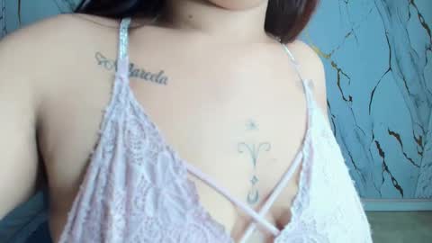 Snapshot of lunafemme_tf chatting on March 17, 3:22 am Lunafemme tf online show from March 17, 3:22 am