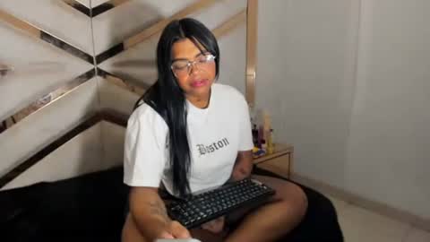 Snapshot of lunafever69 chatting on February 11, 3:44 am lunafever69 online show from February 11, 3:44 am