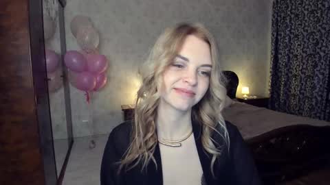 lunaflinn online show from March 4, 4:29 am