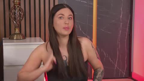 Snapshot of lunaglace chatting on April 4, 4:11 am lunaglace online show from April 4, 4:11 am