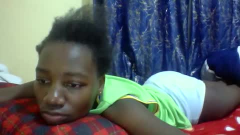lunah_kitty online show from April 23, 1:40 am