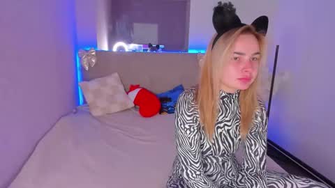 Luna online show from January 18, 1:26 pm