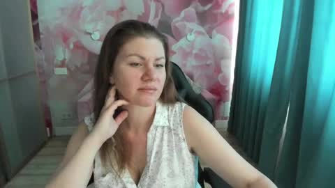 Snapshot of lunakissi chatting on July 17, 11:28 am LunaKissi online show from July 17, 11:28 am