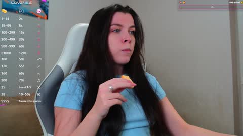 Snapshot of lunalovesuu chatting on December 5, 10:01 pm Luna online show from December 5, 10:01 pm