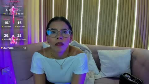 Snapshot of lunamillers_ chatting on May 19, 4:30 am lunamillers_ online show from May 19, 4:30 am