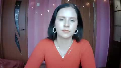 Snapshot of lunamystique_ chatting on January 27, 9:23 am lunamystique_ online show from January 27, 9:23 am