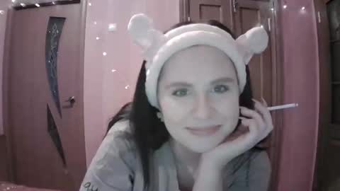 Snapshot of lunamystique_ chatting on February 5, 9:18 pm lunamystique_ online show from February 5, 9:18 pm