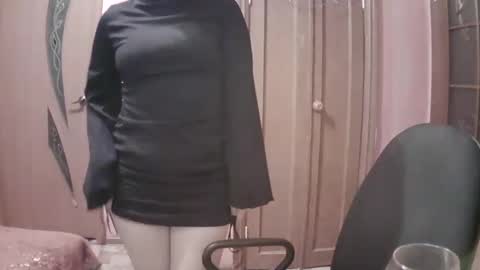Snapshot of lunamystique_ chatting on February 10, 11:02 pm lunamystique_ online show from February 10, 11:02 pm
