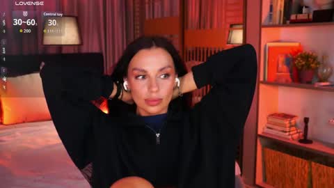 Luna  next streams Mon Fri Sat Sun 8pm-5am gmt0 online show from April 25, 8:39 pm