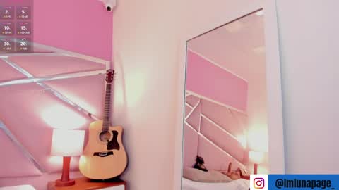 Snapshot of lunapagee chatting on January 16, 1:04 pm Luna Page online show from January 16, 1:04 pm