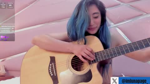 Snapshot of lunapagee chatting on January 18, 11:44 pm Luna Page online show from January 18, 11:44 pm