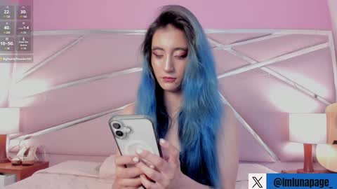 Snapshot of lunapagee chatting on January 22, 1:00 pm Luna Page online show from January 22, 1:00 pm