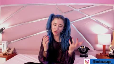 Snapshot of lunapagee chatting on February 6, 4:36 pm Luna Page online show from February 6, 4:36 pm