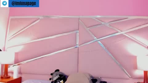 Snapshot of lunapagee chatting on March 4, 5:24 pm Luna Page online show from March 4, 5:24 pm