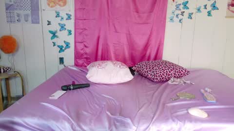lunaquinn45 online show from May 3, 2:12 pm