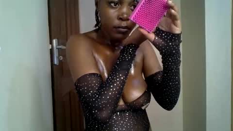 lunargoddess45 online show from February 5, 6:07 am