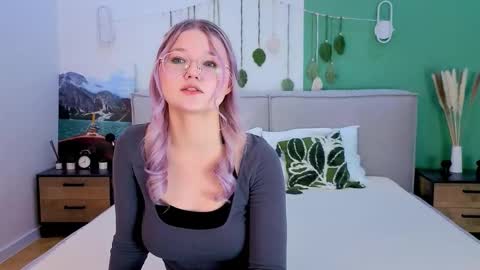 Snapshot of lunariafox chatting on March 11, 2:34 pm lunariafox online show from March 11, 2:34 pm