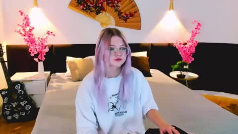 Snapshot of lunariafox chatting on March 22, 2:31 pm lunariafox online show from March 22, 2:31 pm