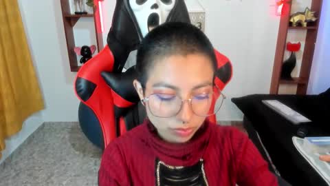 Snapshot of lunarichy chatting on October 21, 8:20 pm lunarichy online show from October 21, 8:20 pm