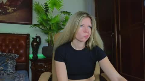 Luna Rishi online show from May 11, 5:57 am