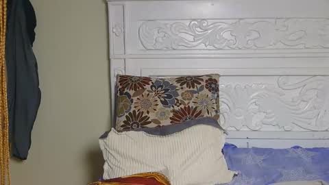 Snapshot of lunarluxee chatting on April 2, 10:29 pm Luxee online show from April 2, 10:29 pm