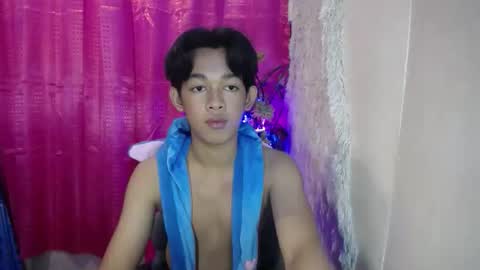 Snapshot of lunarmaxxx chatting on March 26, 10:59 pm max online show from March 26, 10:59 pm