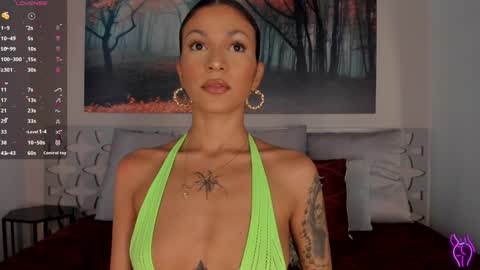 Snapshot of lunaruso chatting on January 25, 8:10 pm Luna Ruso online show from January 25, 8:10 pm