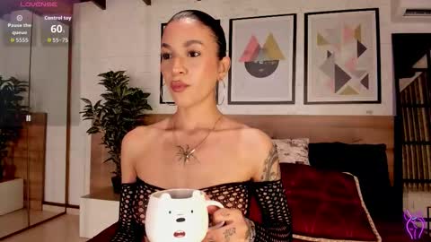 Snapshot of lunaruso chatting on October 9, 7:56 pm Luna Ruso online show from October 9, 7:56 pm