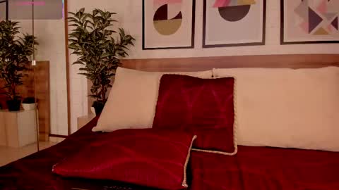 Luna Ruso  online show from May 13, 8:38 pm