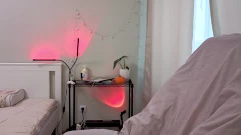 Kate online show from October 2, 7:48 am