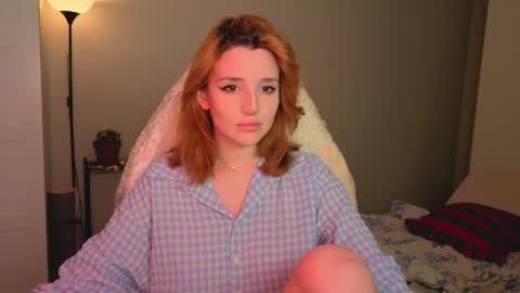 Snapshot of lunatale chatting on April 12, 4:45 pm Kate online show from April 12, 4:45 pm