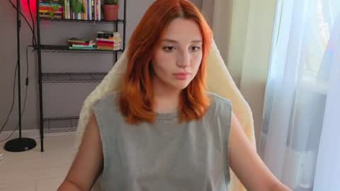 Snapshot of lunatale chatting on July 2, 7:03 am Kate online show from July 2, 7:03 am