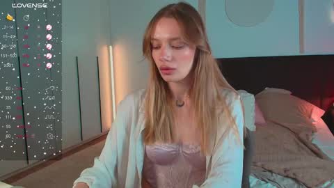 LunaticaBae online show from October 21, 3:29 am