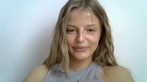 Luna  online show from September 9, 1:43 pm