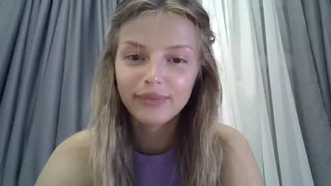 Luna  online show from September 10, 6:52 pm