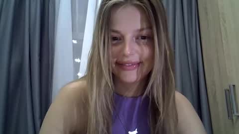 Luna  online show from September 16, 7:48 pm