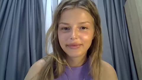 Luna  online show from September 18, 6:43 pm